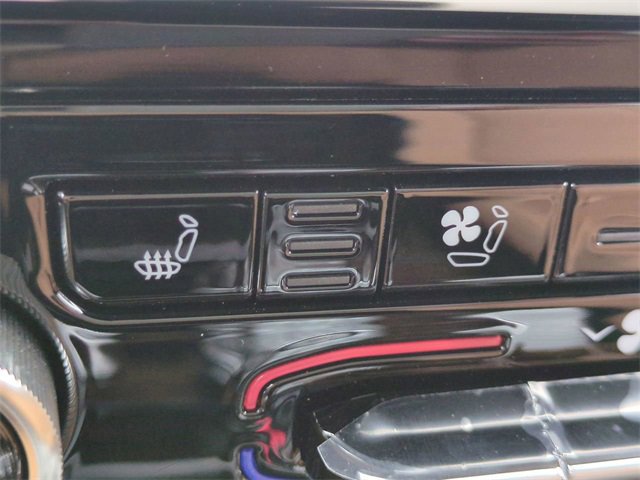 New 2025 Jeep Grand Cherokee Summit image 24