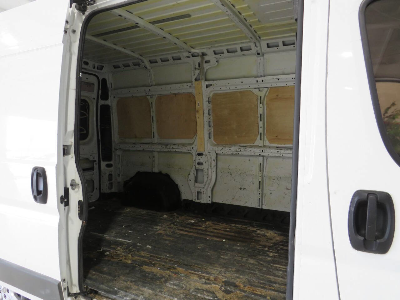 Used 2014 RAM ProMaster 2500 w/ Interior Convenience Group FWD image 17