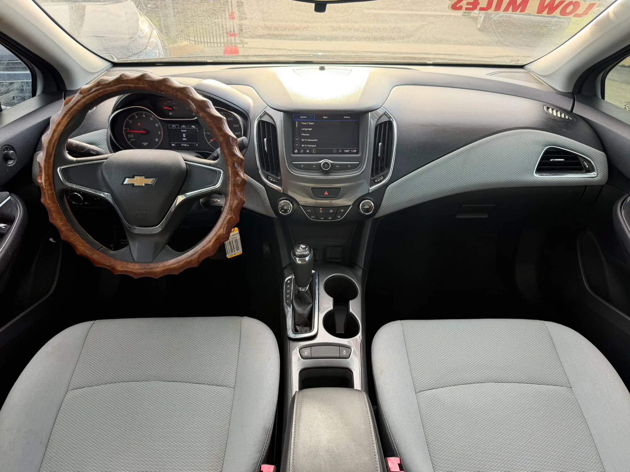 Used 2019 Chevrolet Cruze LS FWD image 6
