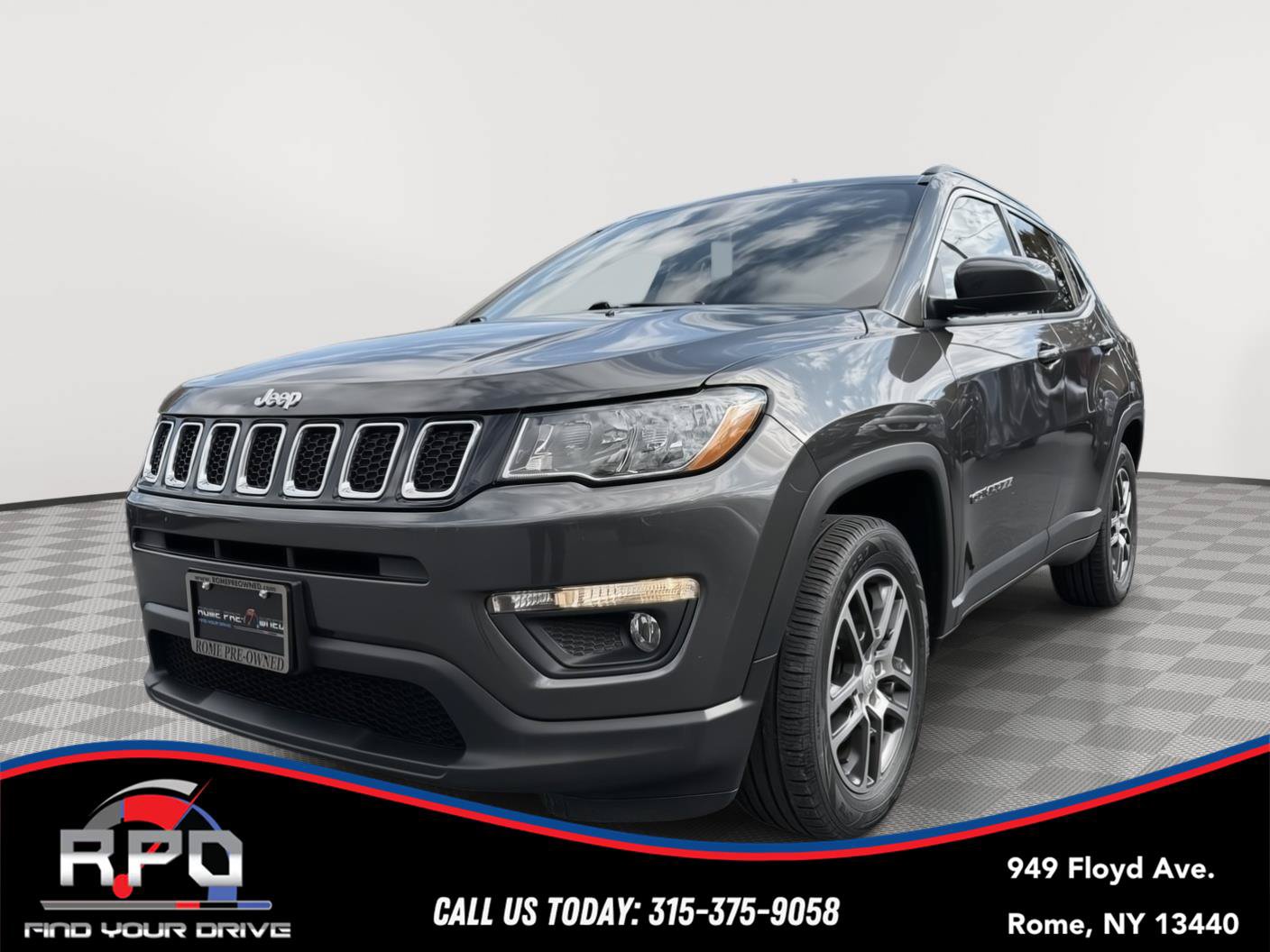 Used 2018 Jeep Compass Latitude AWD/4WD image 1