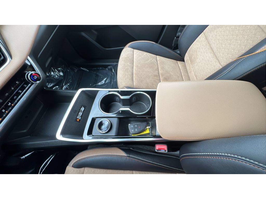 Certified 2025 Chevrolet Equinox ACTIV w/ Safety and Technology Package AWD/4WD image 20