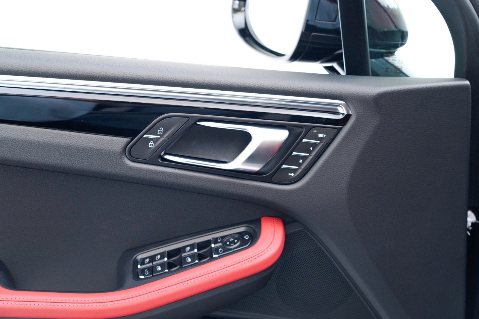 New 2026 Porsche Macan image 23