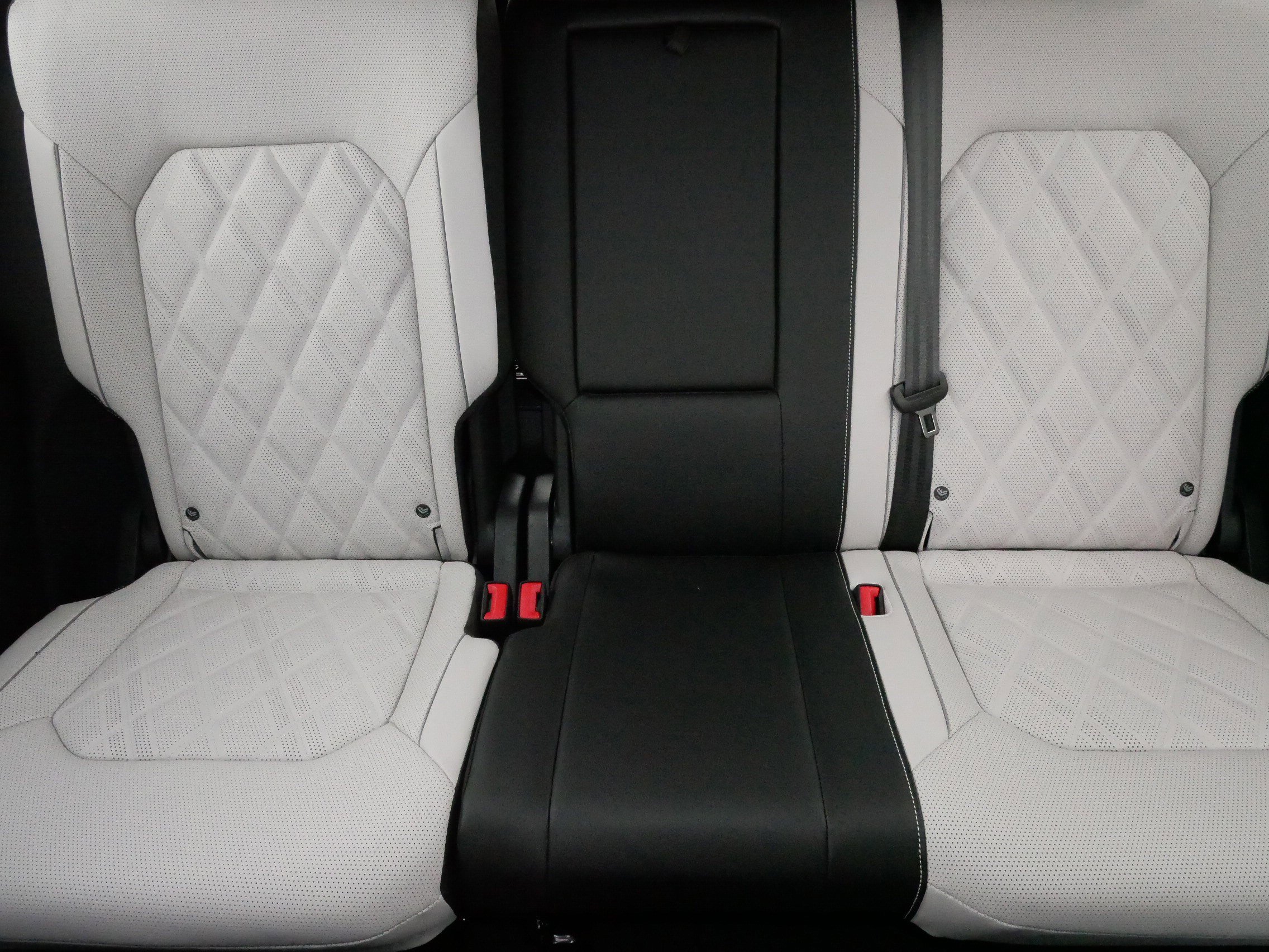 Certified 2025 Volkswagen Atlas Cross Sport SEL Premium R-Line image 13