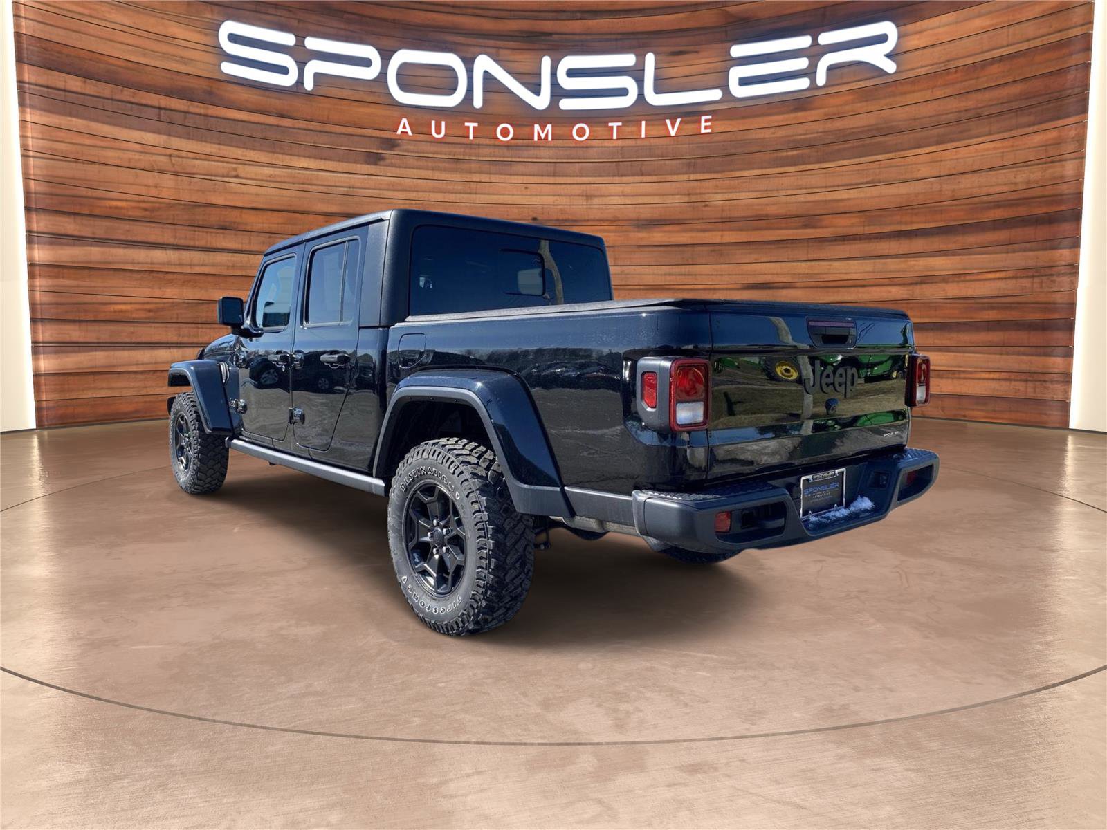 Used 2022 Jeep Gladiator Sport image 3