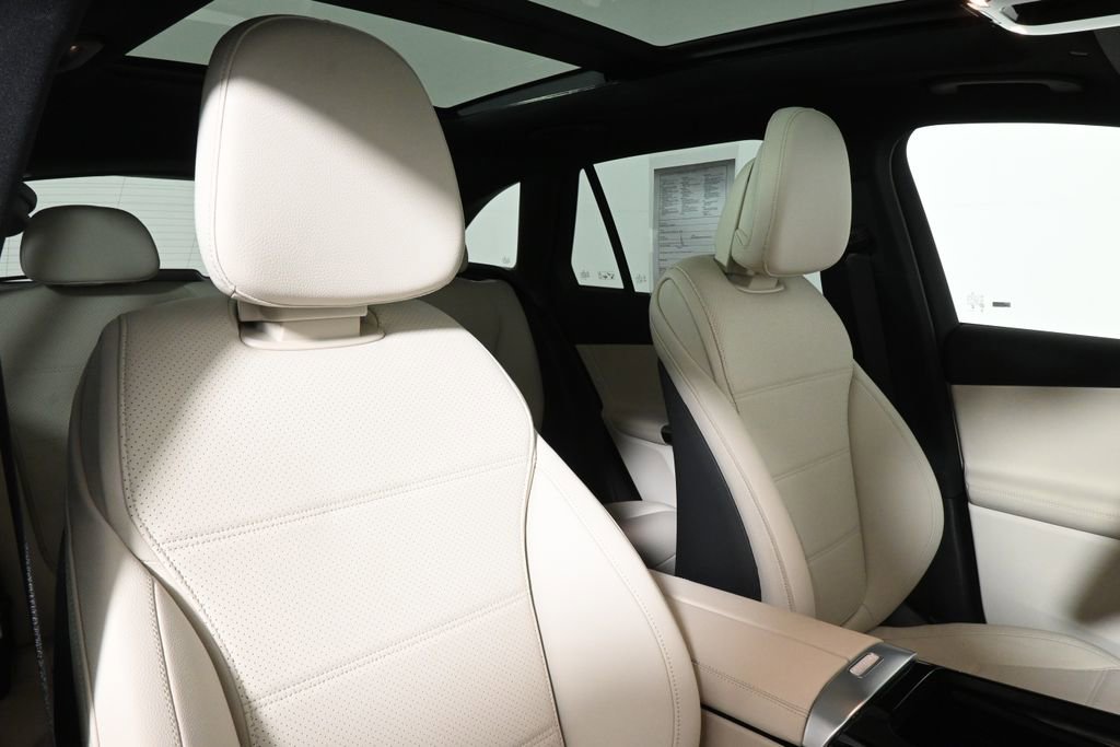 Certified 2026 Mercedes-Benz GLC 300 4MATIC image 31