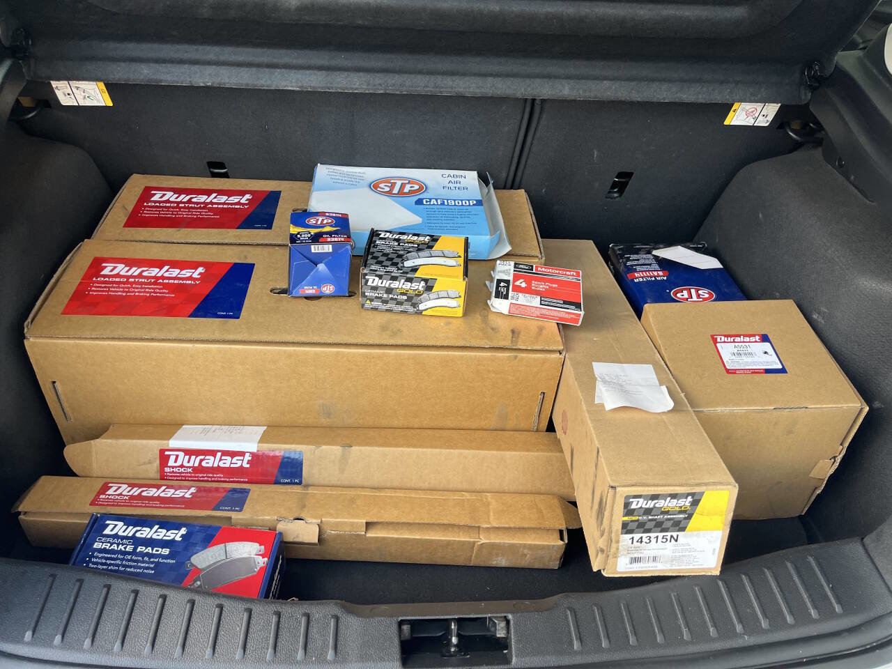 Used 2014 Ford Focus SE w/ SE Sport Package FWD image 29