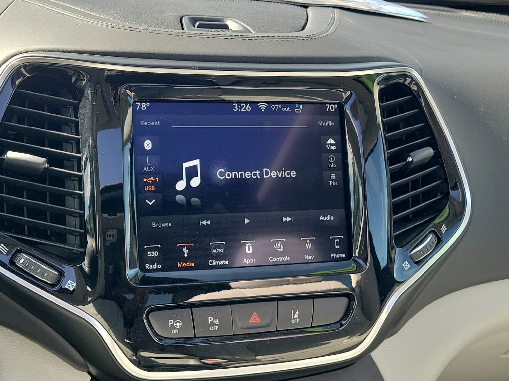 Used 2019 Jeep Cherokee Overland w/ Technology Group AWD/4WD image 19