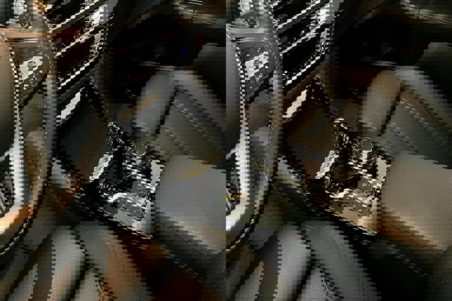 Used 2021 BMW X3 xDrive30e w/ Premium Package image 16