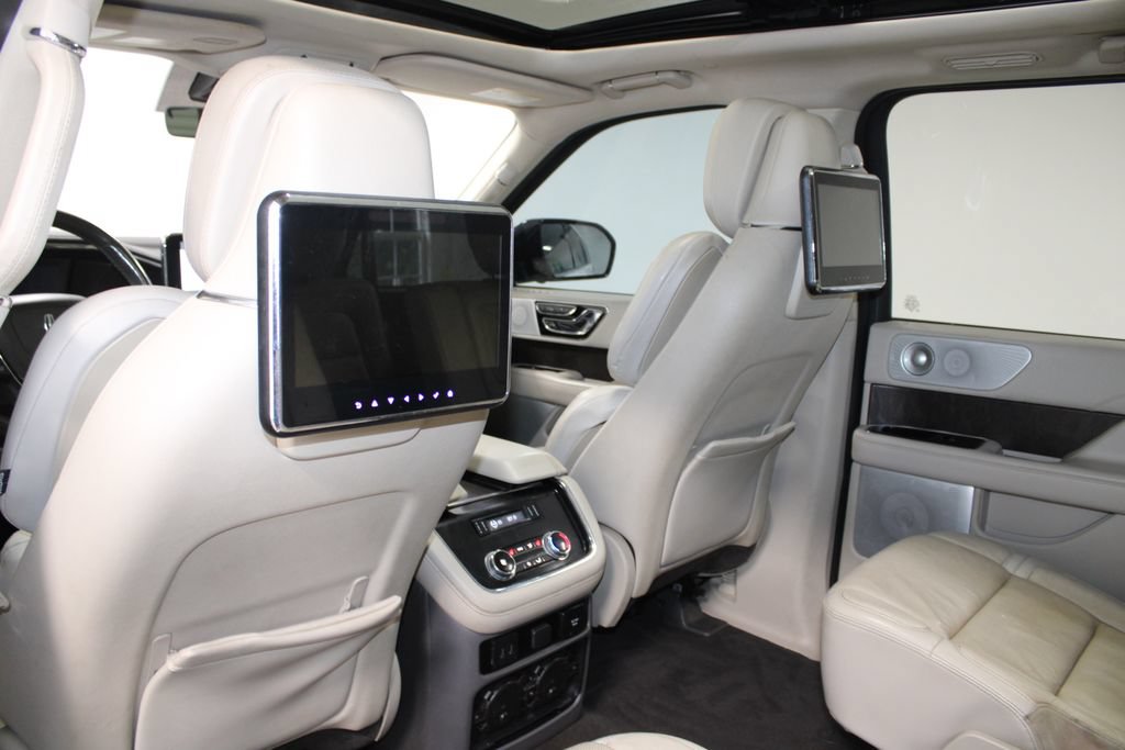 Used 2020 Lincoln Navigator L Reserve w/ Luxury Package AWD/4WD image 28