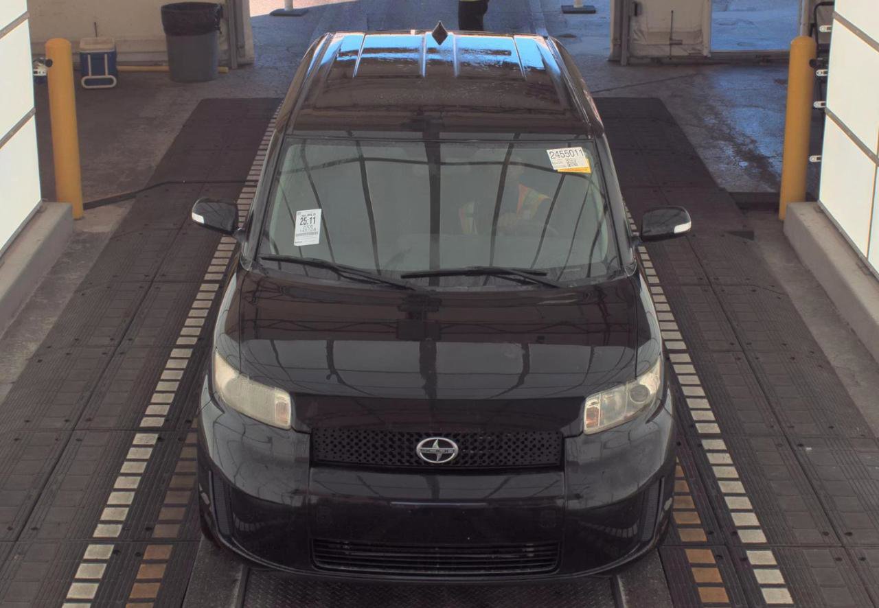 Used 2008 Scion xB FWD image 2
