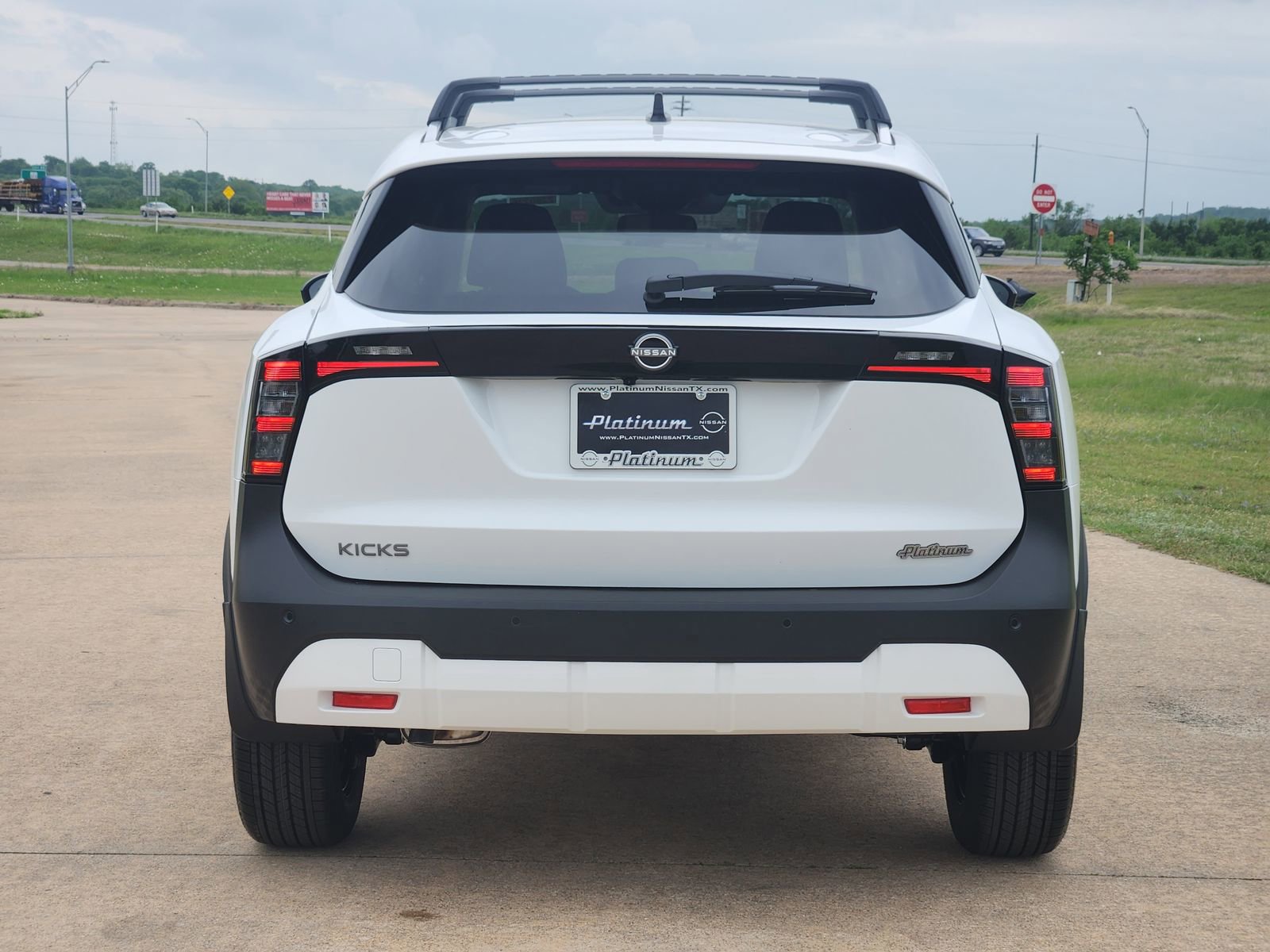 New 2026 Nissan Kicks SV image 8