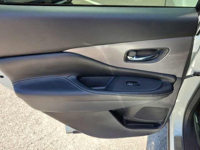 Certified 2022 Nissan Murano SV w/ SV Midnight Edition Package FWD image 10