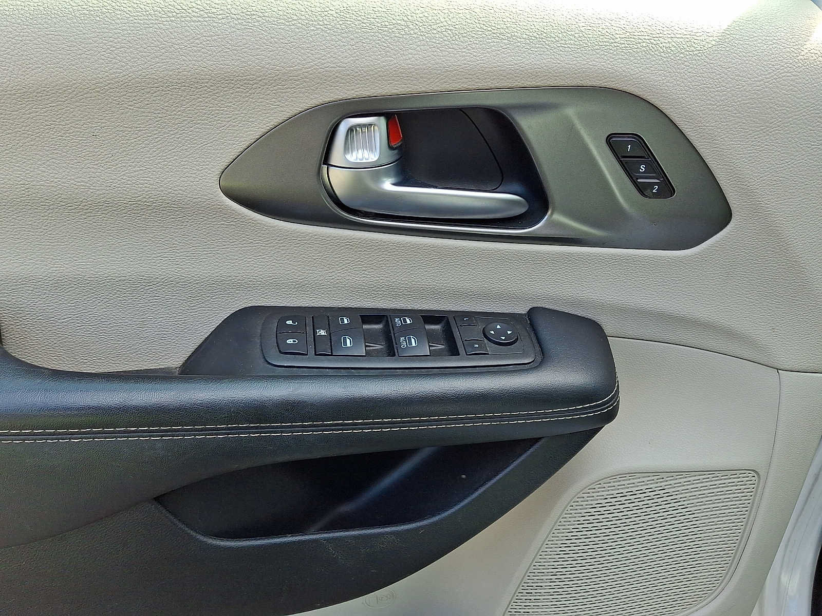 Certified 2023 Chrysler Pacifica Touring-L FWD image 16