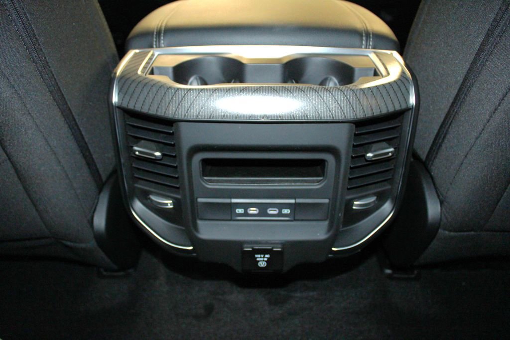 New 2026 RAM 1500 4x4 Crew Cab image 33