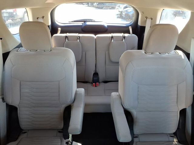 Used 2020 Ford Explorer XLT image 18