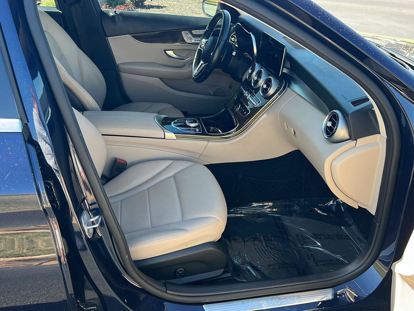 Used 2019 Mercedes-Benz C 300 Sedan w/ Premium Package image 13