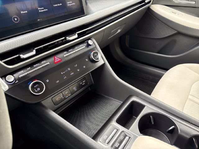 Used 2025 Hyundai Sonata SEL FWD image 24