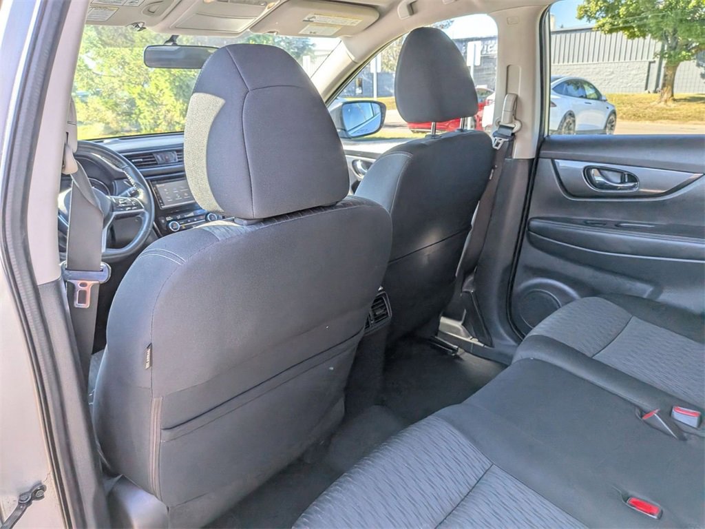 Used 2017 Nissan Rogue SV image 24