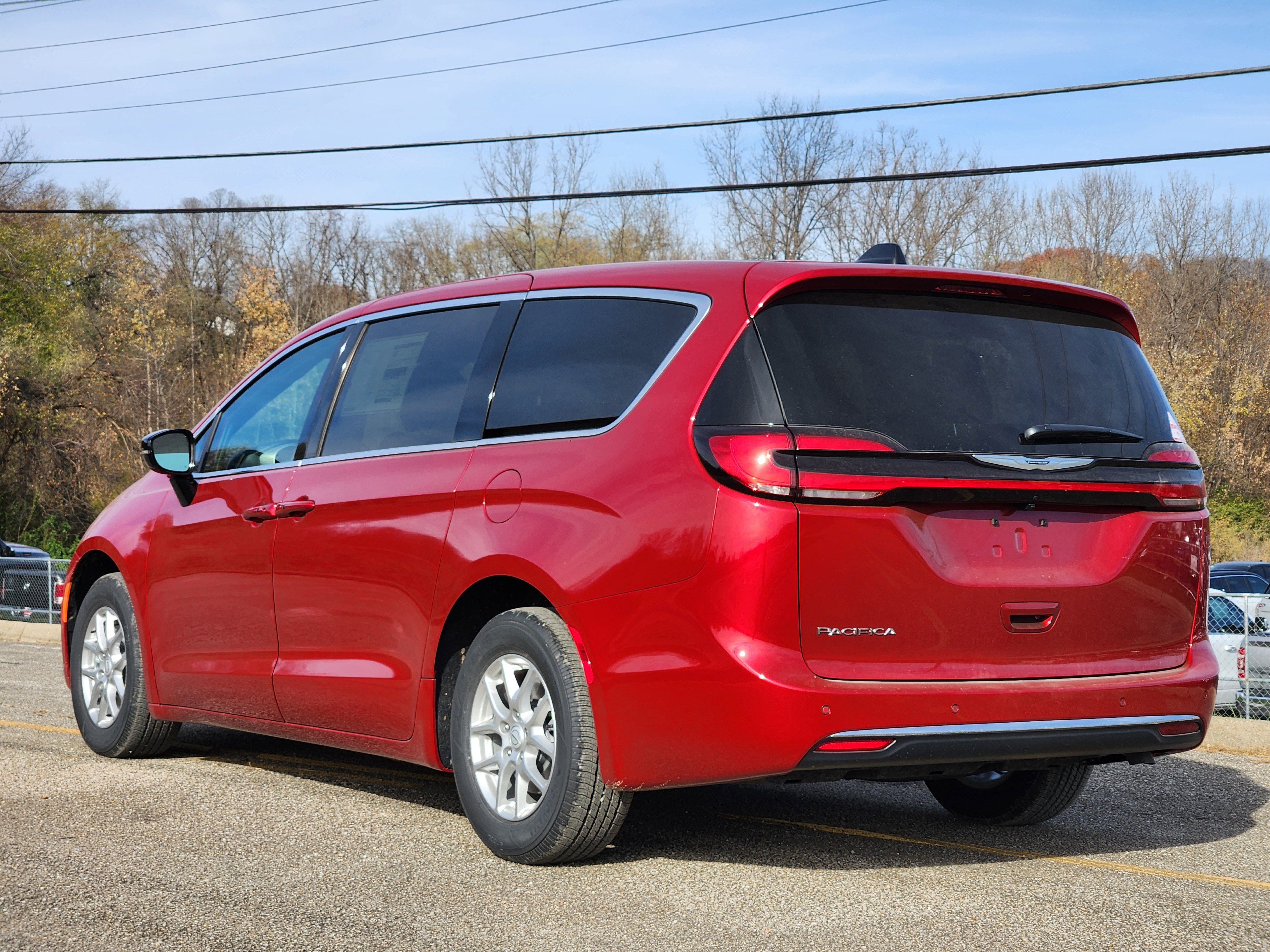 New 2026 Chrysler Pacifica Select FWD image 2