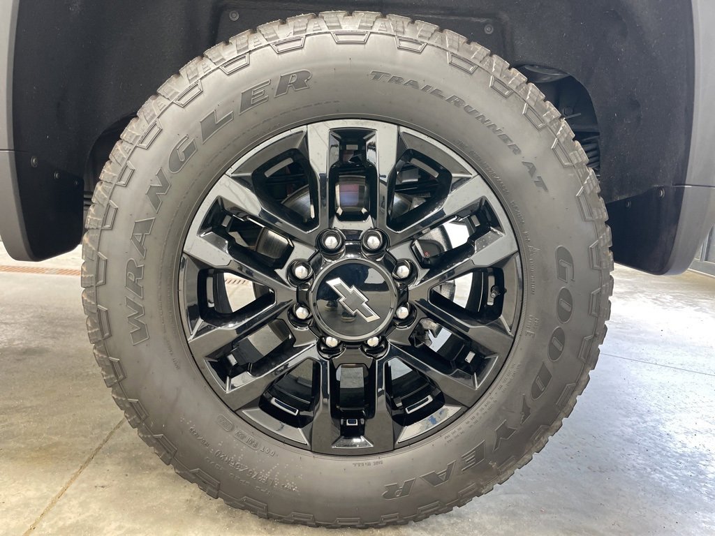 Used 2025 Chevrolet Silverado 2500 LT image 15