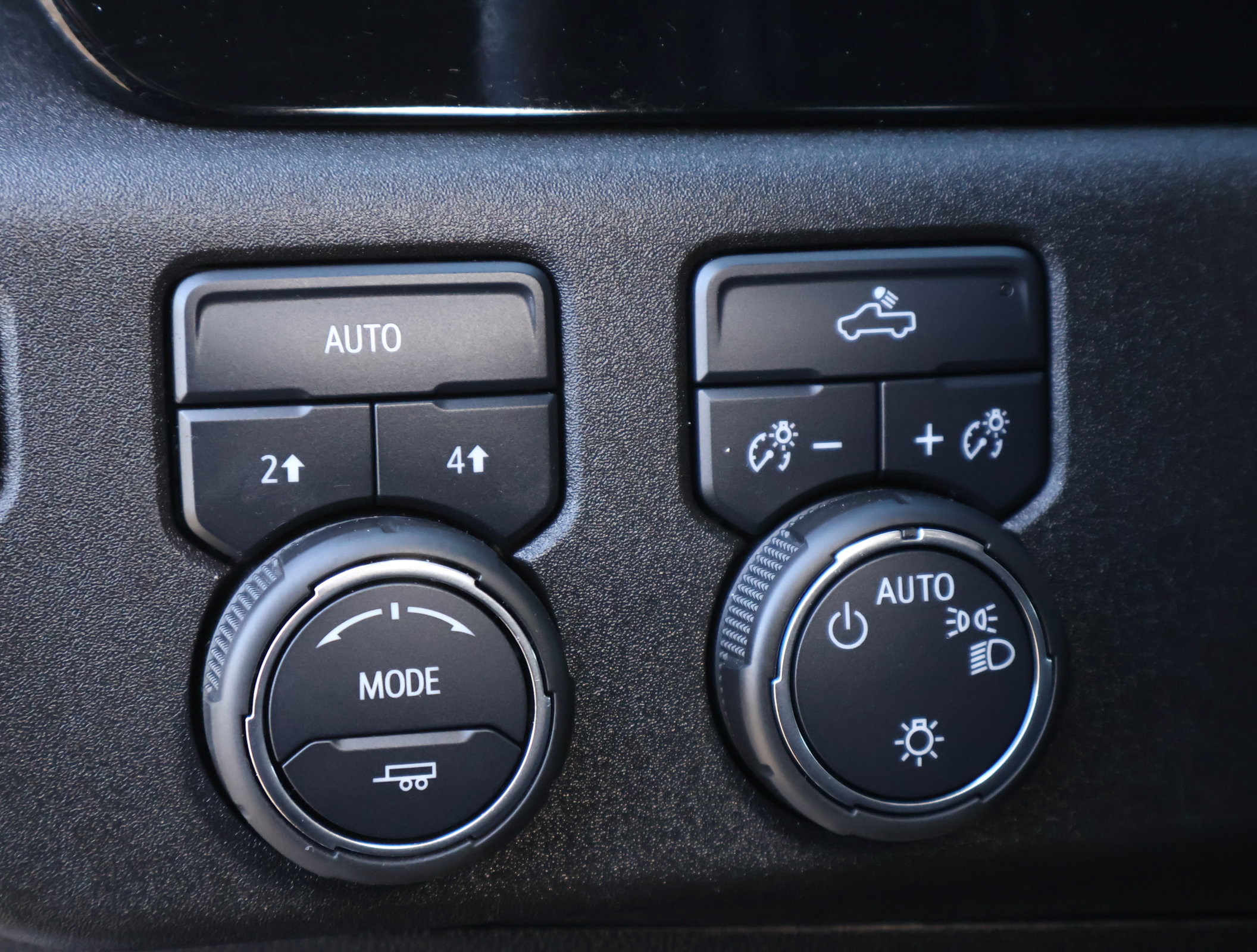 Used 2025 Chevrolet Silverado 1500 LT image 12