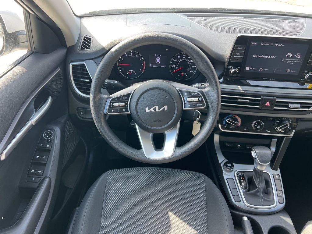 Used 2023 Kia Seltos LX image 20
