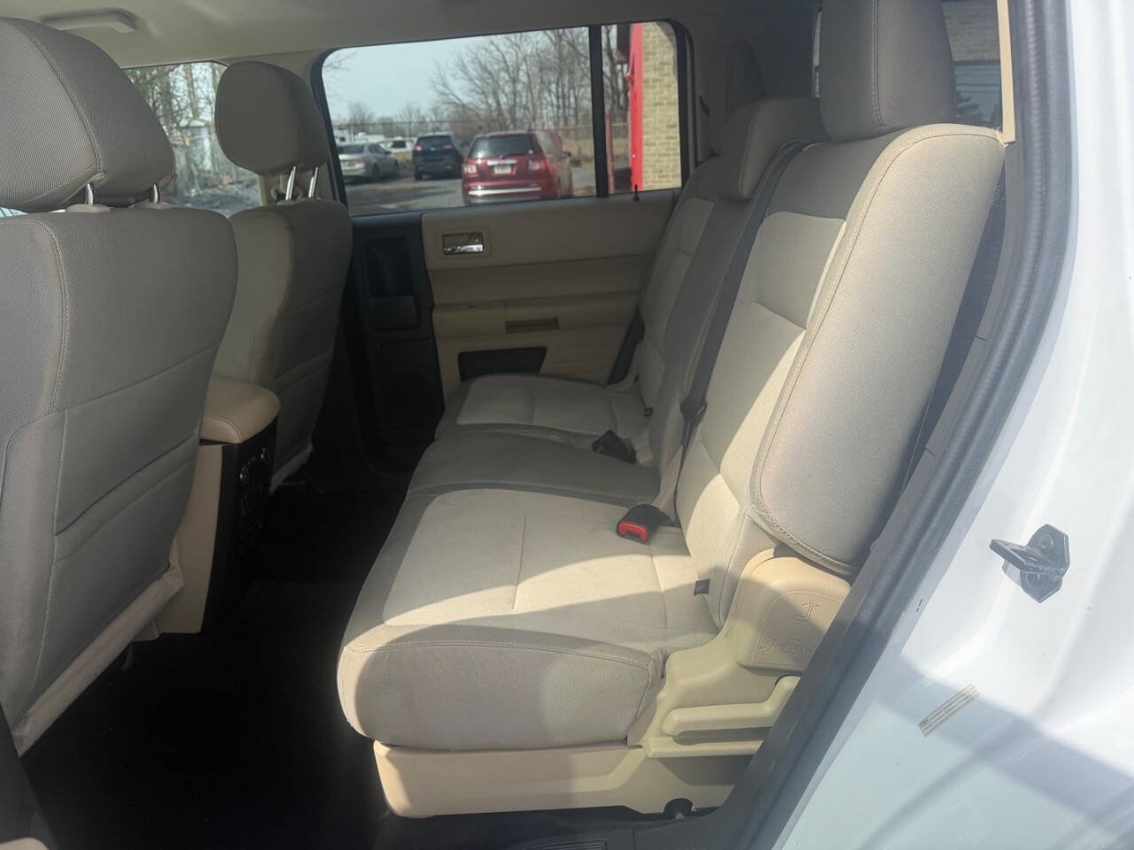 Used 2017 Ford Flex SE image 13