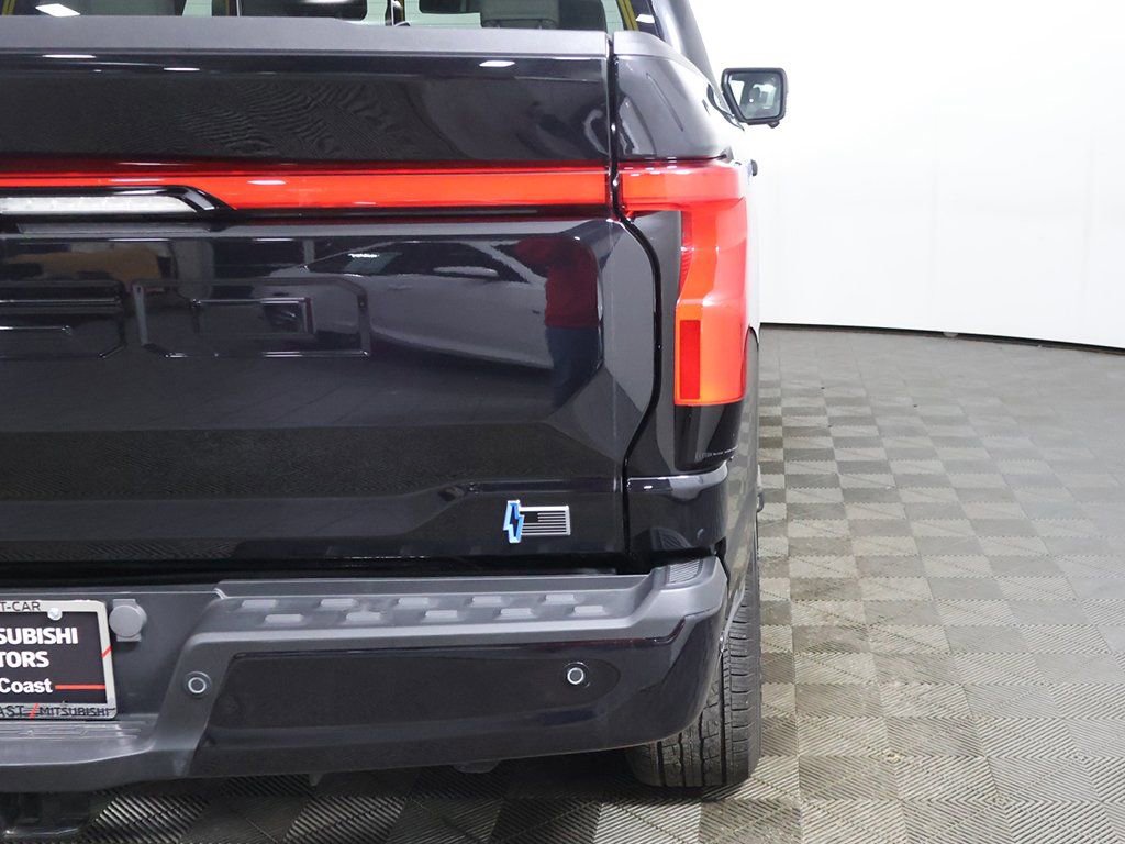 Used 2023 Ford F150 Lightning Platinum image 22