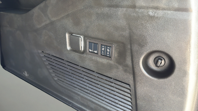 Used 2024 Chevrolet Suburban High Country AWD/4WD image 35