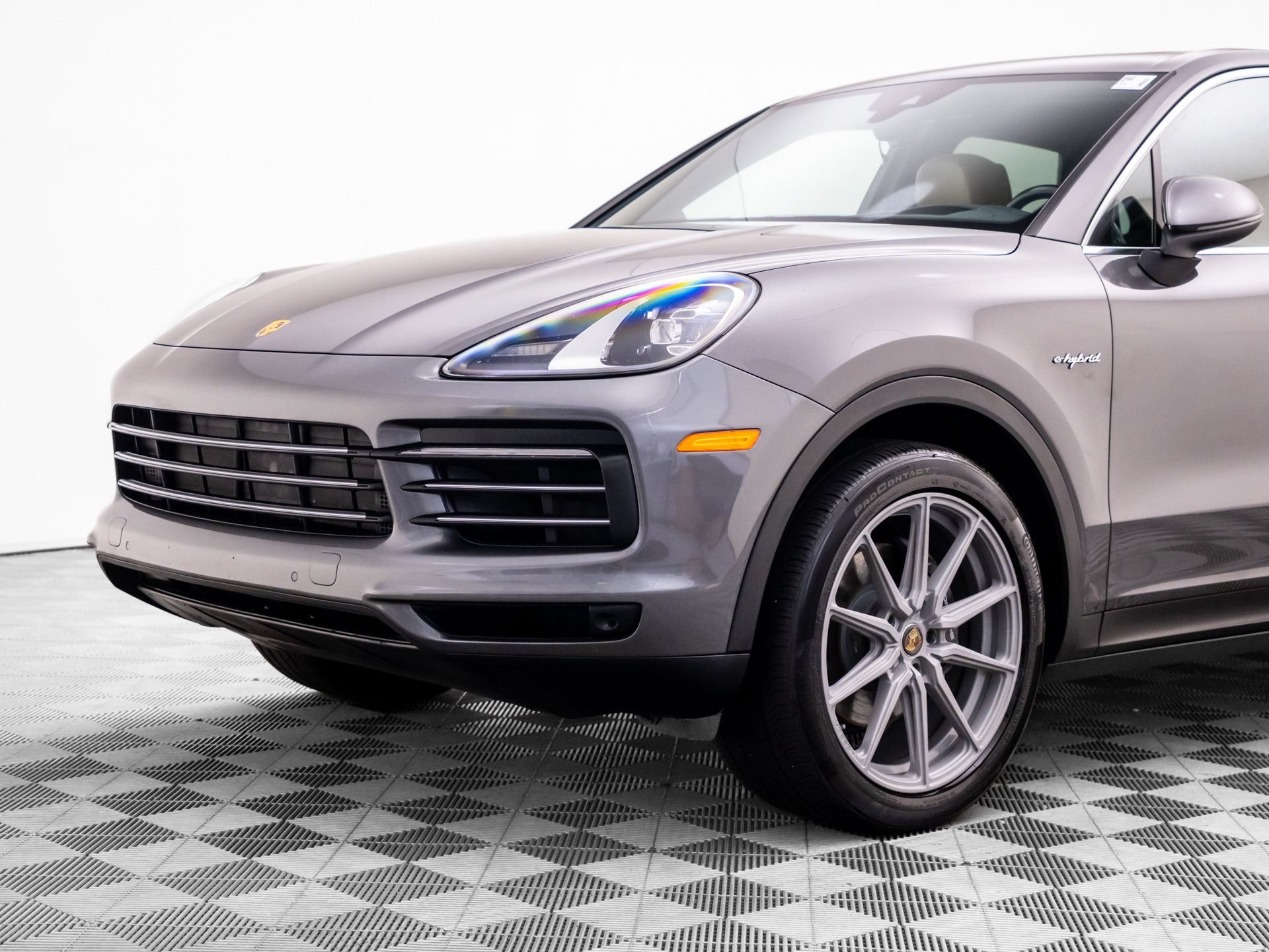 Used 2021 Porsche Cayenne E-Hybrid AWD/4WD image 40