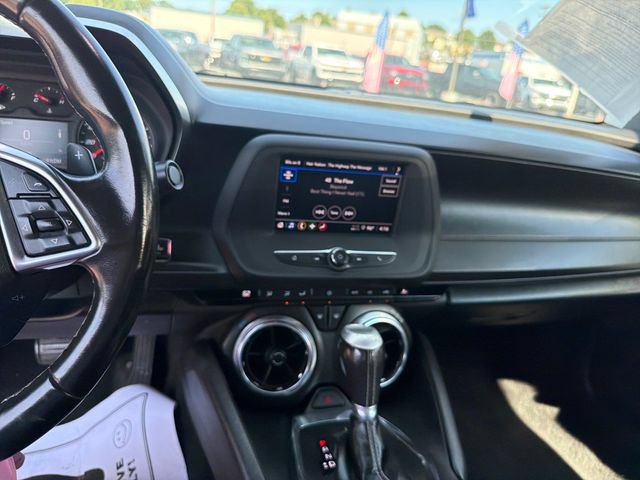 Used 2021 Chevrolet Camaro LT RWD image 17