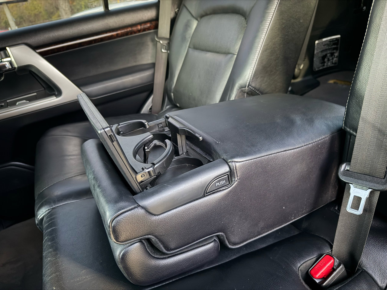 Used 2013 Toyota Land Cruiser image 28