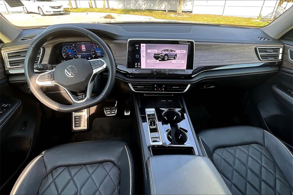 Used 2025 Volkswagen Atlas SEL Premium R-Line image 3