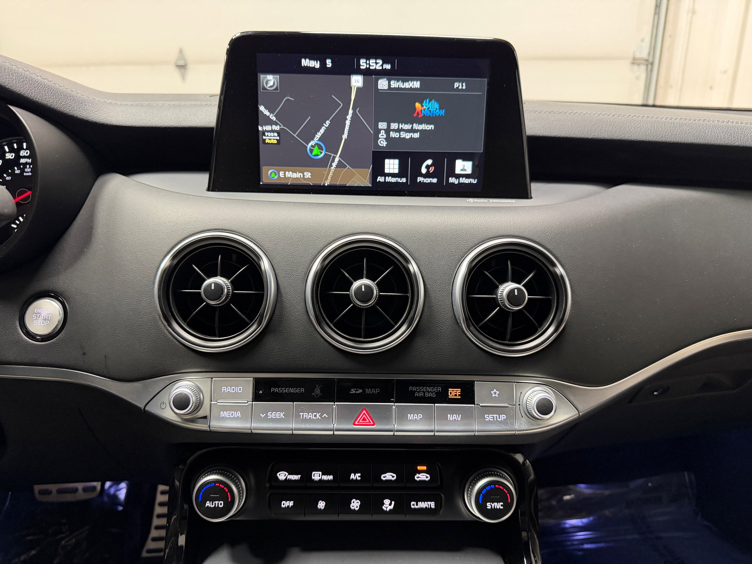Used 2018 Kia Stinger GT2 AWD/4WD image 18