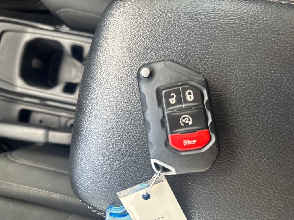 Used 2021 Jeep Wrangler Unlimited Sahara w/ Uconnect 4C Nav & Sound Group image 27