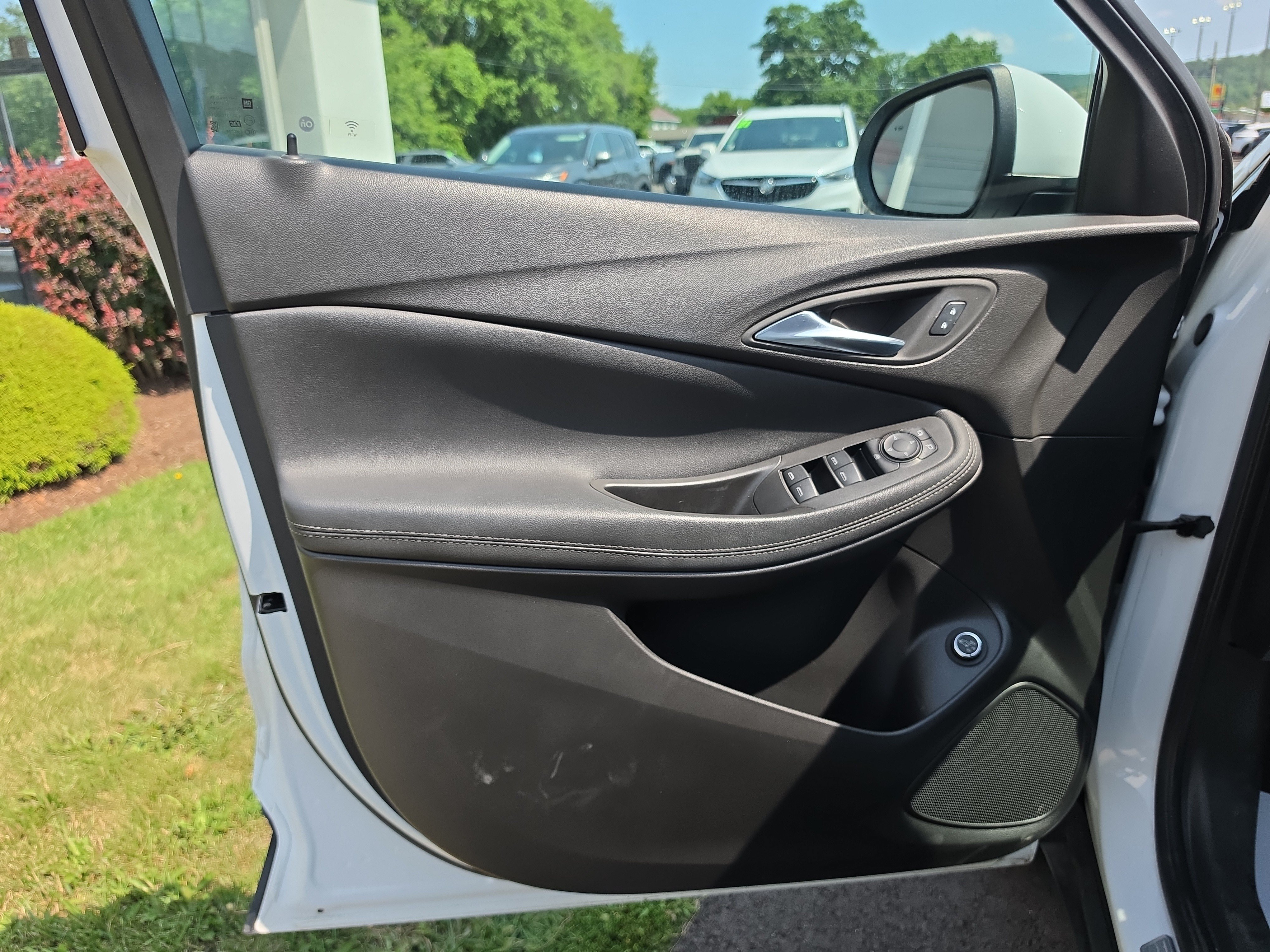 Used 2022 Buick Encore GX Select AWD/4WD image 16