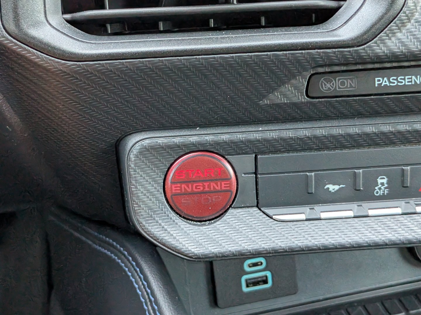 Used 2024 Ford Mustang Dark Horse RWD image 19