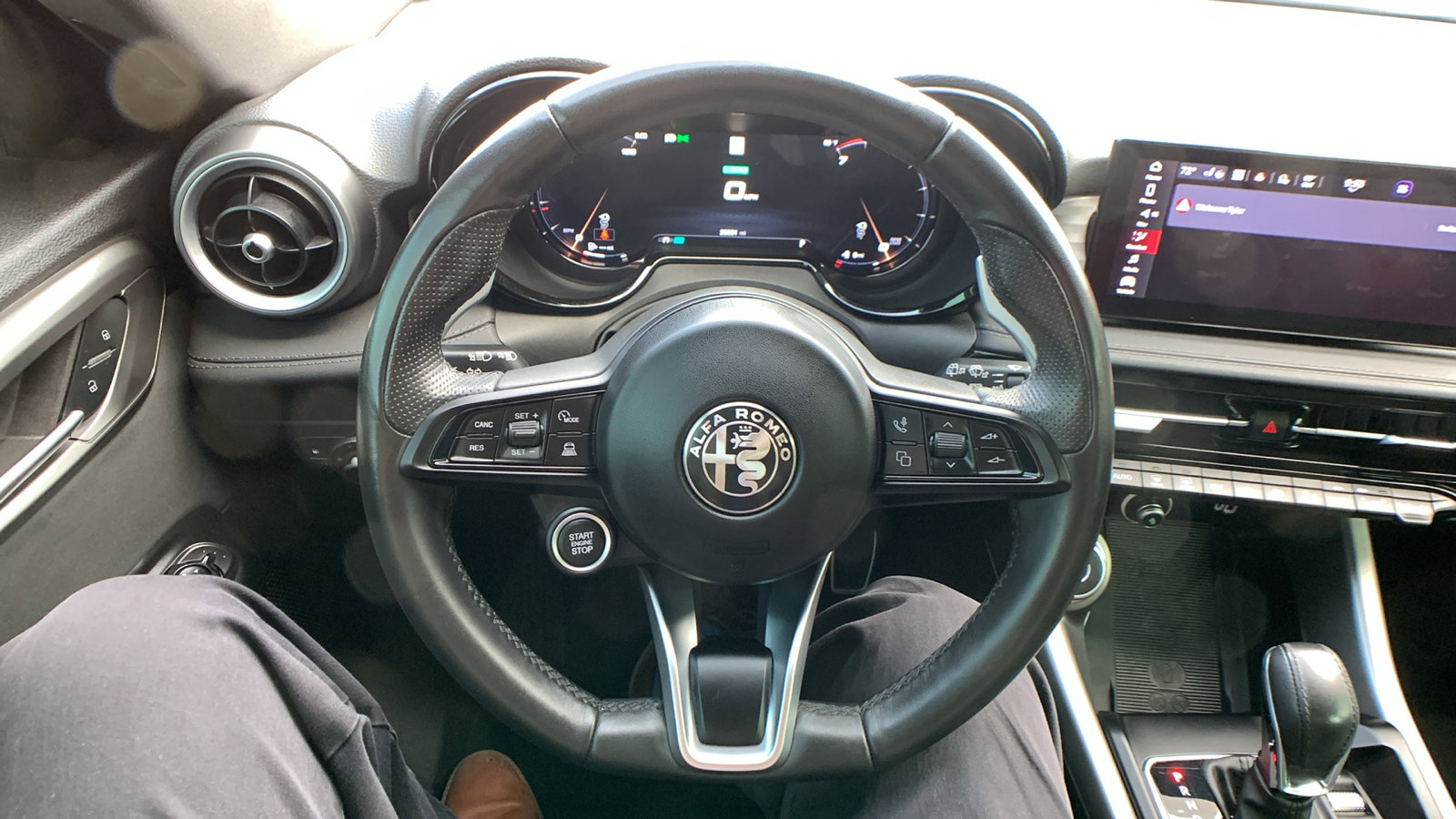 Used 2024 Alfa Romeo Tonale Veloce w/ Premium Interior Package image 15