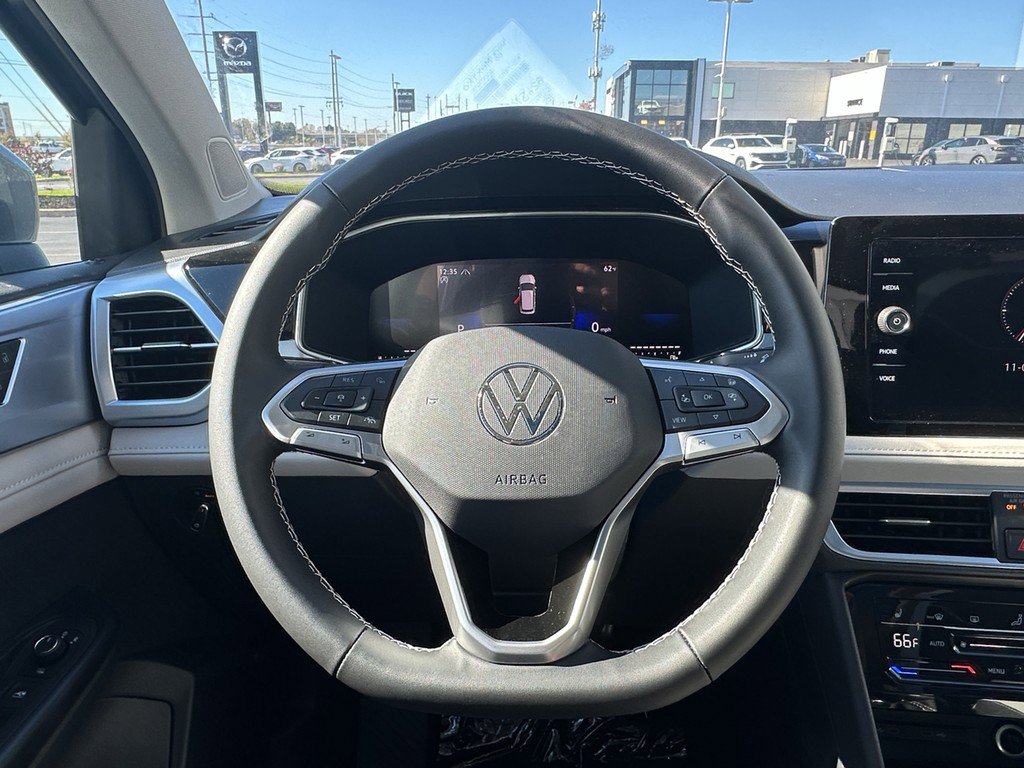 New 2025 Volkswagen Taos SE image 11