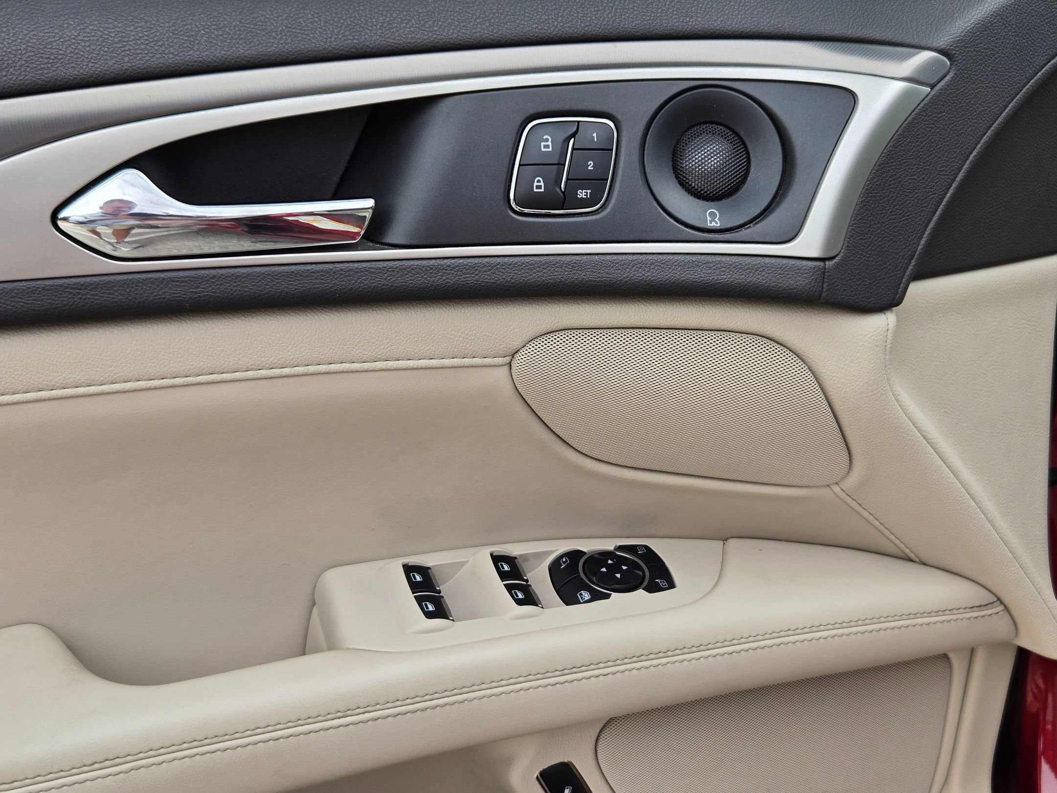 Used 2018 Lincoln MKZ Reserve FWD image 10