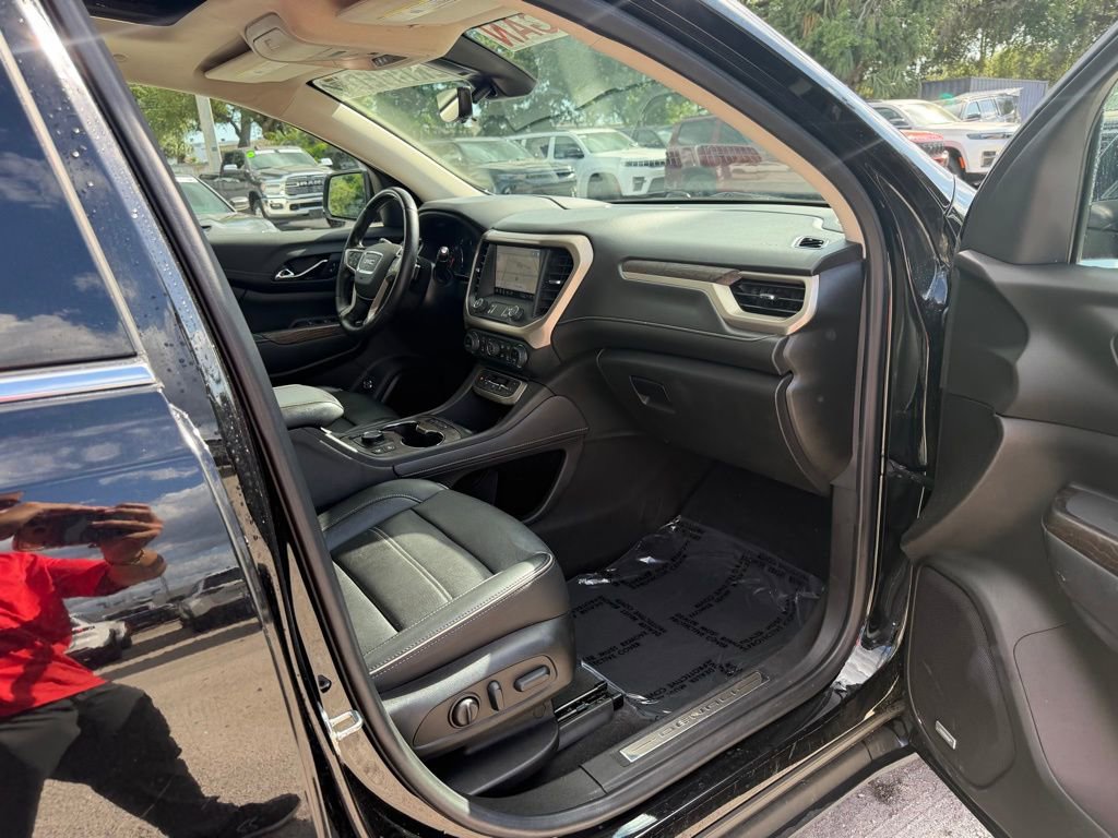 Used 2022 GMC Acadia Denali w/ Denali Ultimate Package FWD image 32
