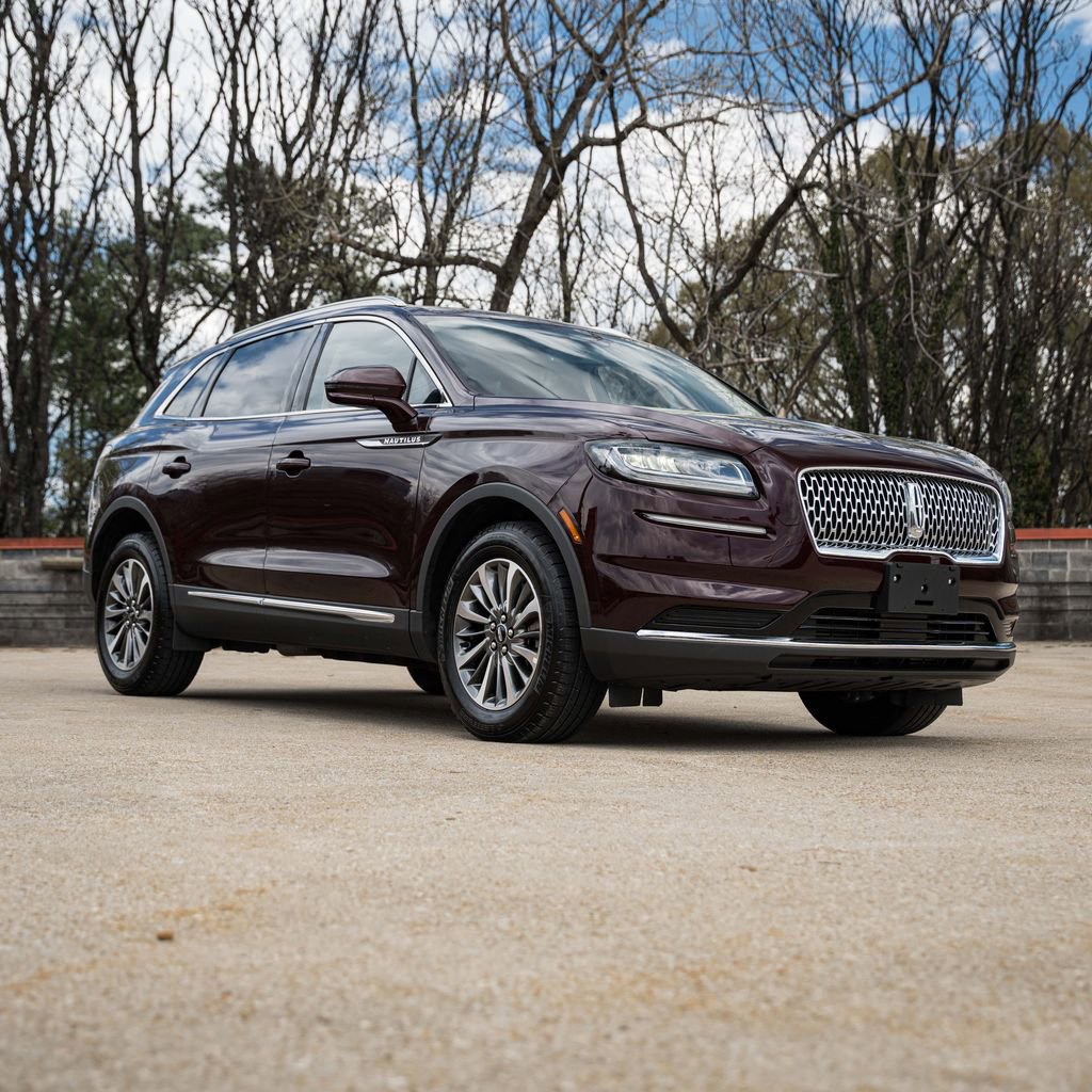 Used 2023 Lincoln Nautilus AWD w/ Premium Package image 7