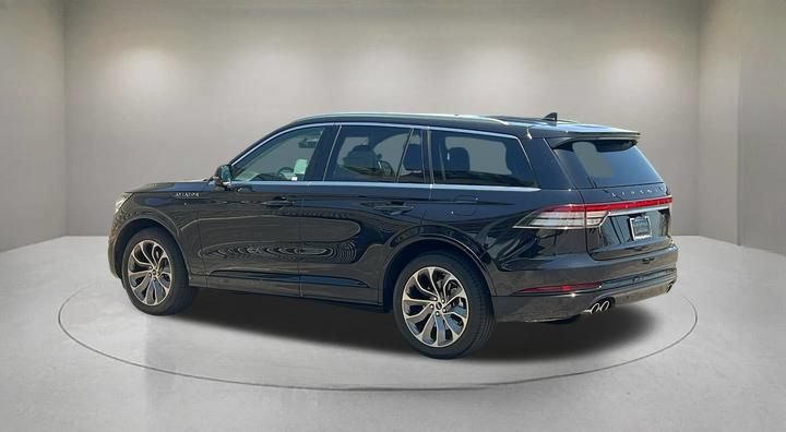 Certified 2023 Lincoln Aviator Grand Touring w/ Elements Package Plus AWD/4WD image 4