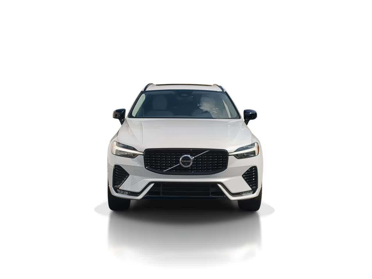Used 2025 Volvo XC60 B5 Plus w/ Protection Package Premier AWD/4WD image 3