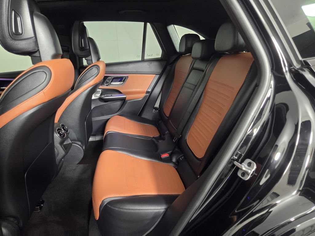 Used 2023 Mercedes-Benz GLC 300 image 24