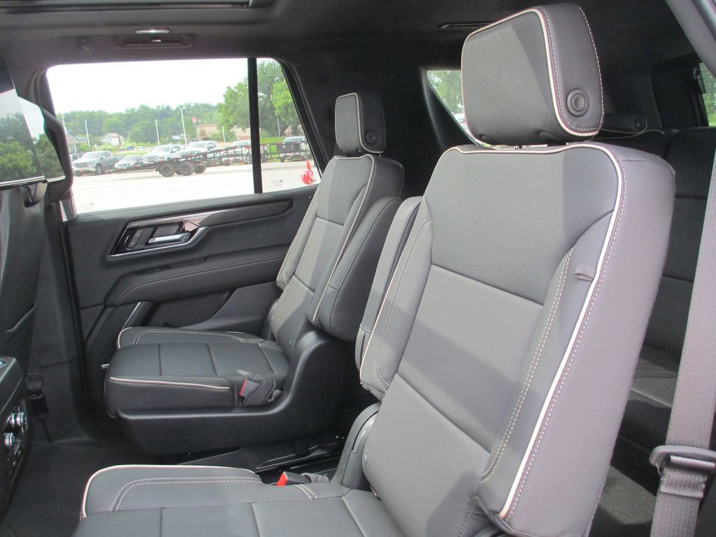 New 2026 GMC Yukon Elevation w/ Elevation Premium Package AWD/4WD image 12