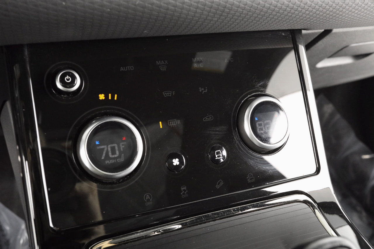 Used 2022 Land Rover Range Rover Evoque R-Dynamic S image 16