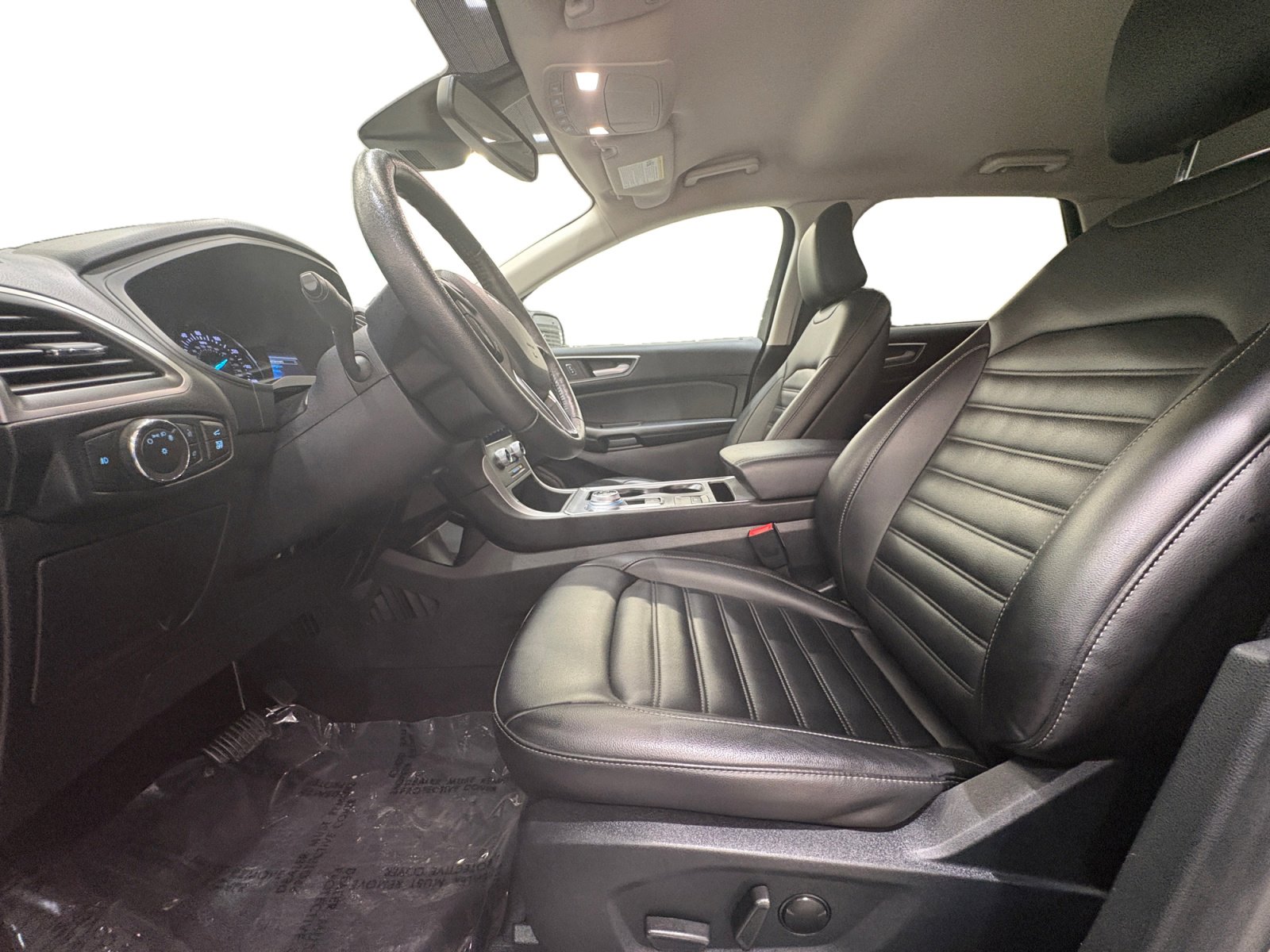 Used 2022 Ford Edge SEL w/ Convenience Package image 2