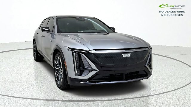 Used 2024 Cadillac Lyriq Sport RWD image 2