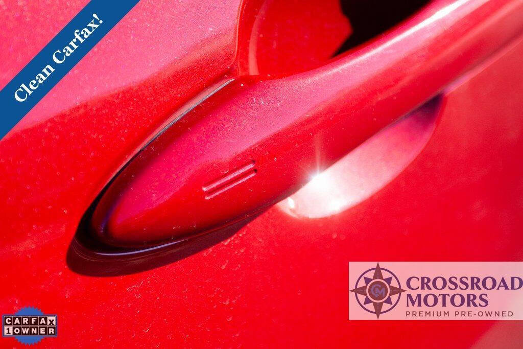 Used 2022 Toyota Corolla Cross XLE w/ Convenience Package image 10